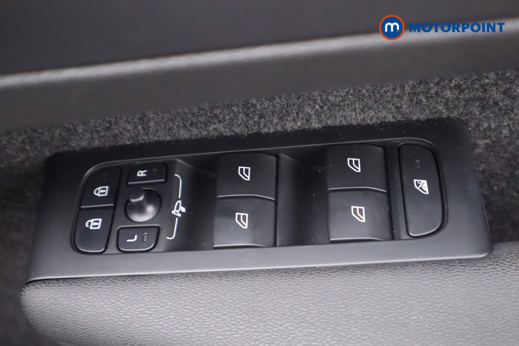 Volvo Xc40 R Design Automatic Petrol SUV - Stock Number (1563338) - 10th supplementary image