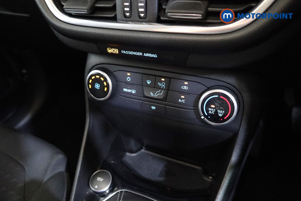 Ford Fiesta Zetec Manual Petrol Hatchback - Stock Number (1563554) - 7th supplementary image
