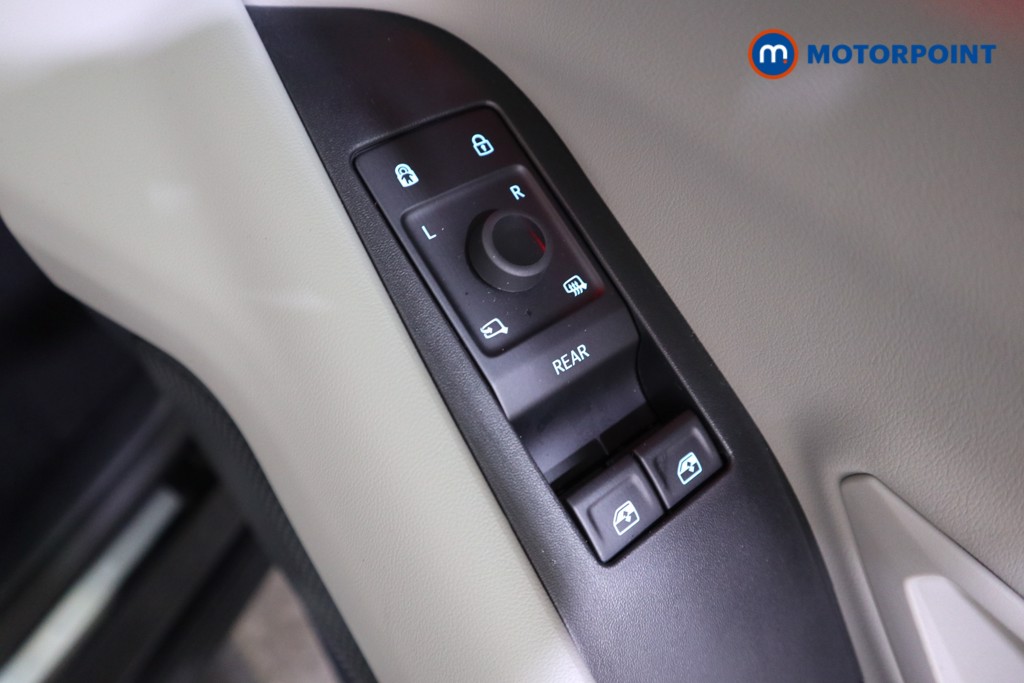 Ford Explorer Premium Automatic Electric SUV - Stock Number (1564616) - 9th supplementary image