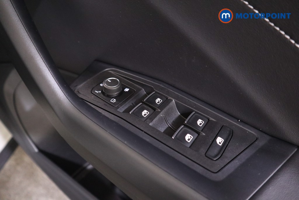 Volkswagen T-Roc R-Line Automatic Petrol SUV - Stock Number (1565023) - 11th supplementary image