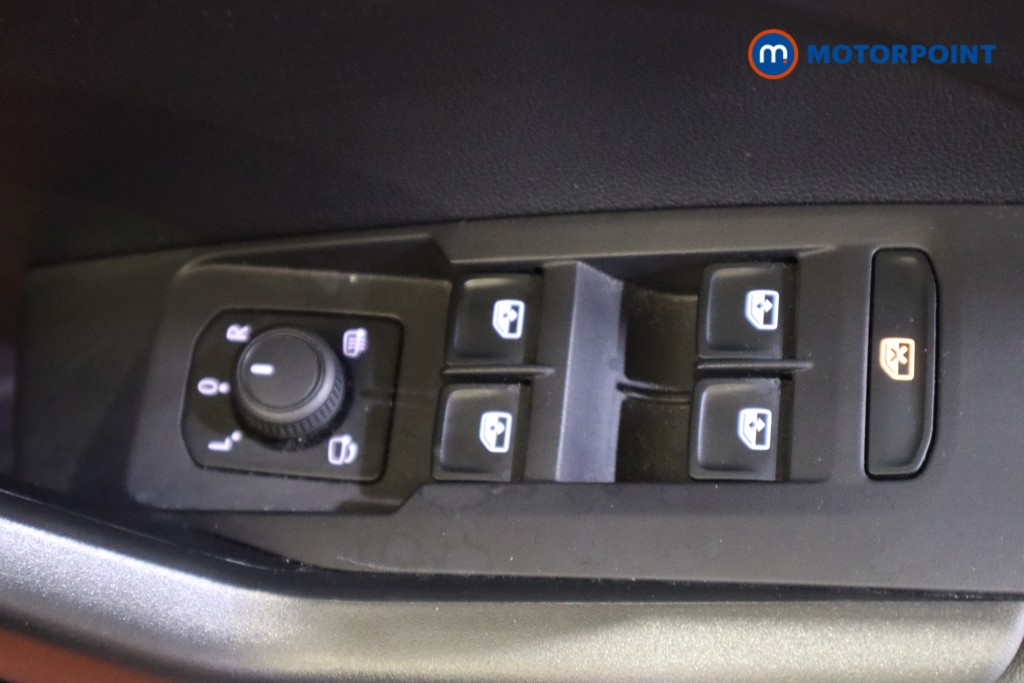Volkswagen T-Cross Black Edition Manual Petrol SUV - Stock Number (1565444) - 13th supplementary image