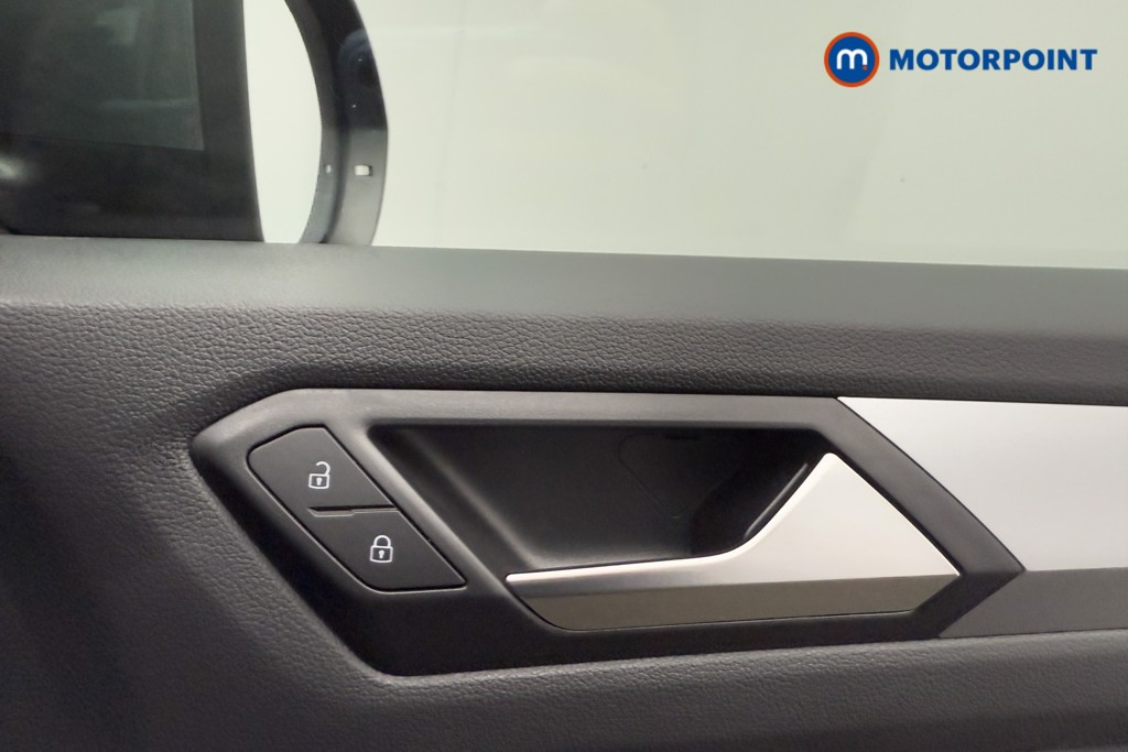 Volkswagen T-Roc Life Automatic Petrol SUV - Stock Number (1565587) - 15th supplementary image