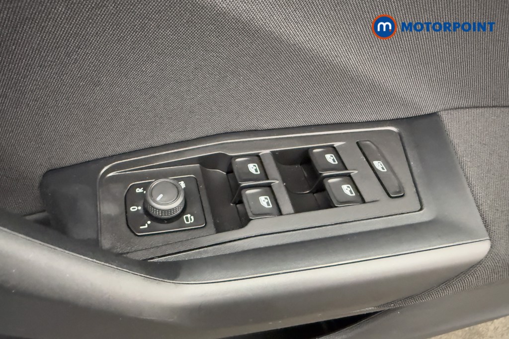 Volkswagen T-Roc Life Automatic Petrol SUV - Stock Number (1565587) - 16th supplementary image