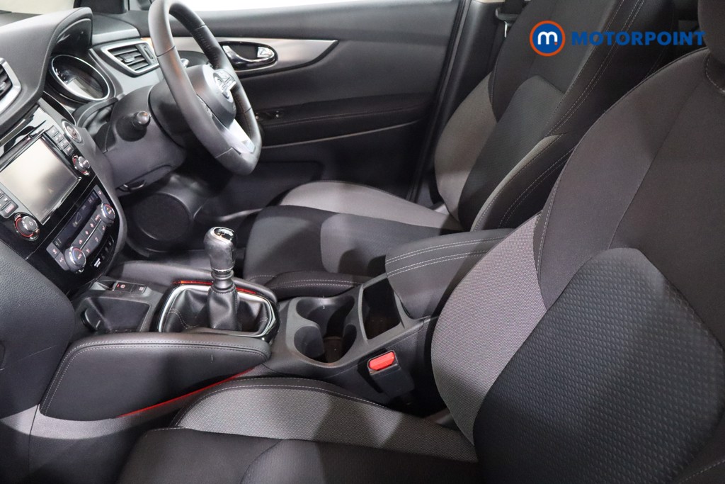 Nissan Qashqai N-Connecta Manual Petrol SUV - Stock Number (1559585) - 4th supplementary image