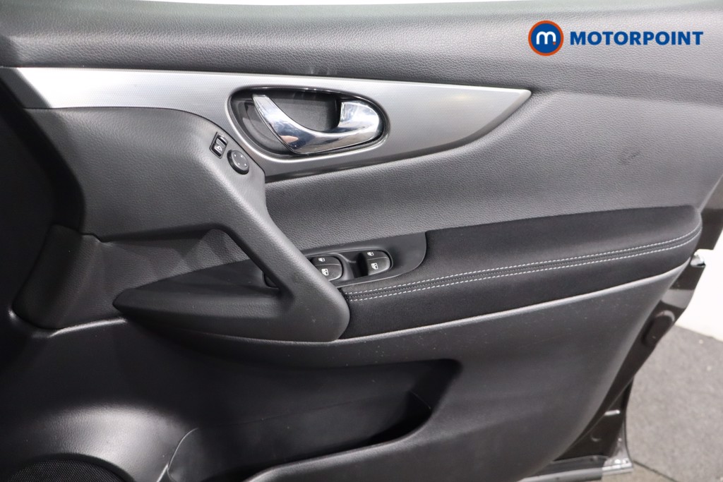 Nissan Qashqai N-Connecta Manual Petrol SUV - Stock Number (1559585) - 20th supplementary image