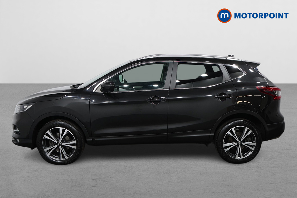 Nissan Qashqai N-Connecta Manual Petrol SUV - Stock Number (1559585) - Passenger side