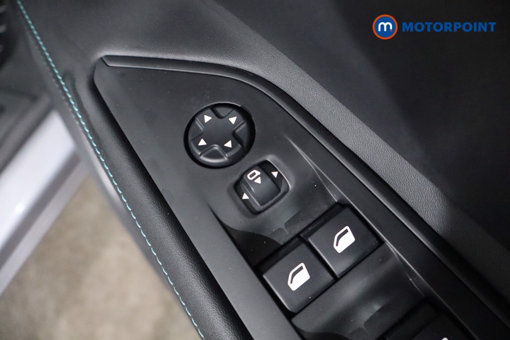 Peugeot 3008 Allure Manual Petrol SUV - Stock Number (1564681) - 22nd supplementary image