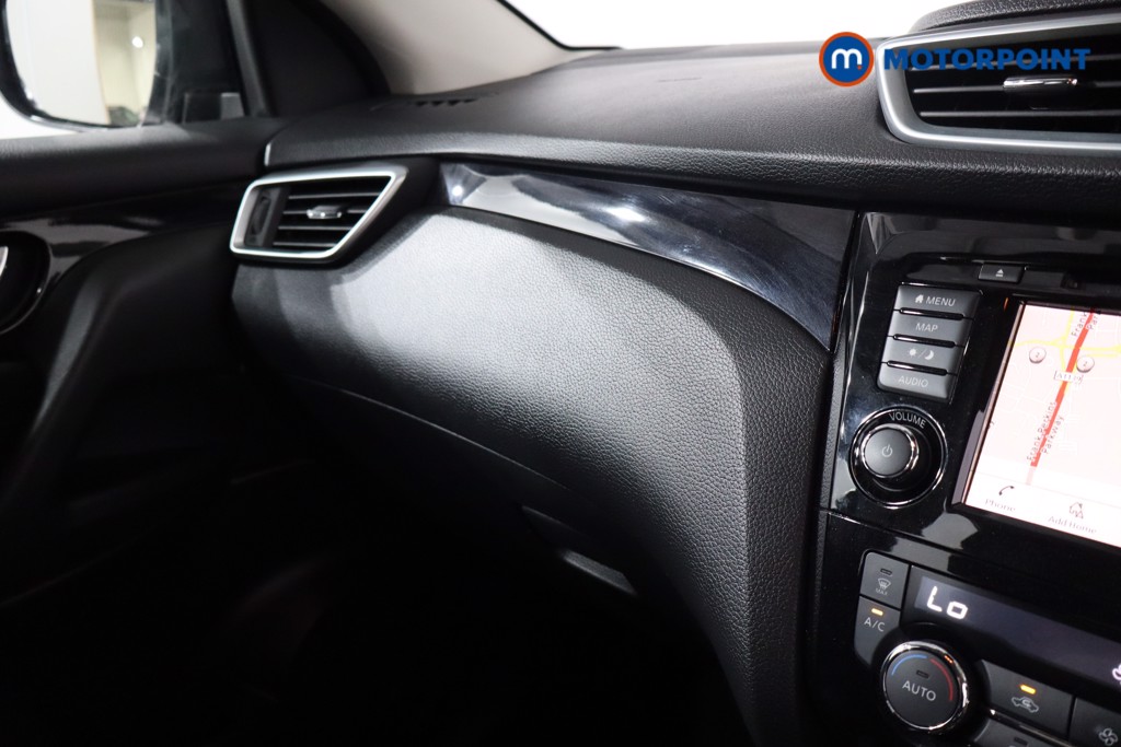 Nissan Qashqai Acenta Premium Automatic Petrol SUV - Stock Number (1564860) - 18th supplementary image