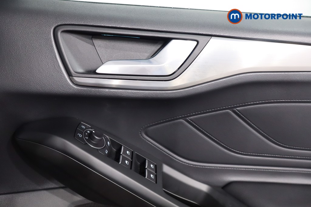 Ford Focus Titanium Vignale Manual Petrol-Electric Hybrid Hatchback - Stock Number (1565840) - 20th supplementary image