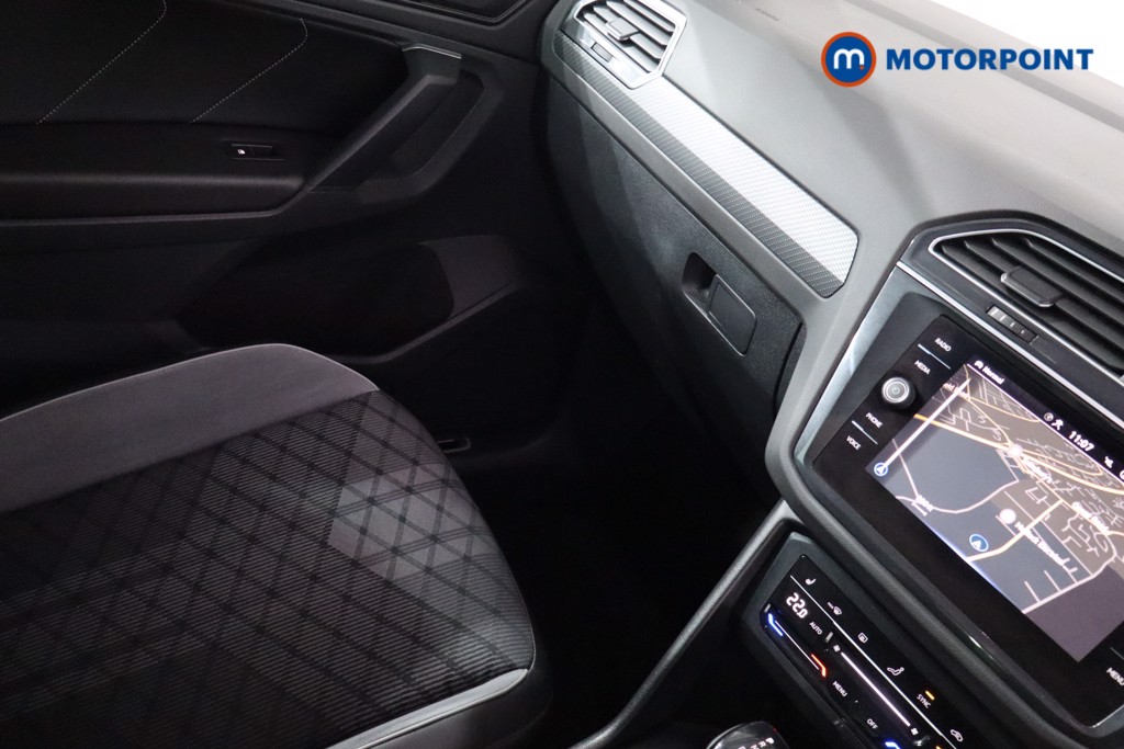Volkswagen Tiguan R-Line Automatic Diesel SUV - Stock Number (1565992) - 16th supplementary image
