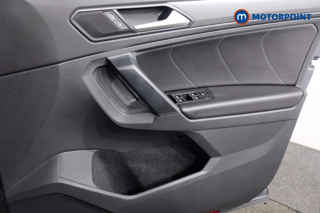 Volkswagen Tiguan R-Line Automatic Diesel SUV - Stock Number (1565992) - 20th supplementary image