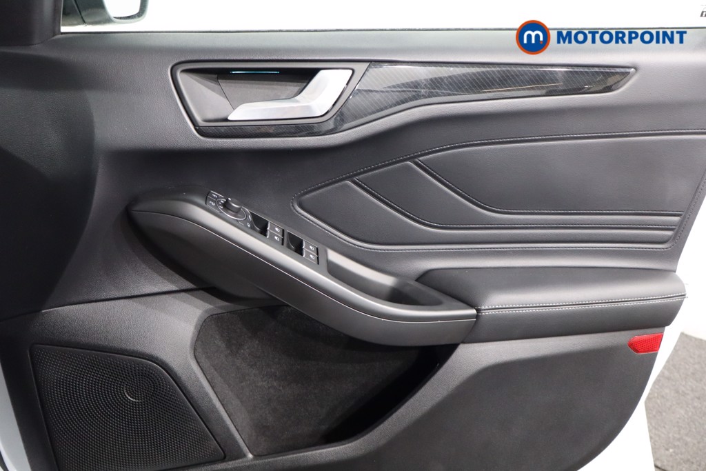 Ford Focus St-Line Vignale Manual Petrol Hatchback - Stock Number (1550882) - 21st supplementary image
