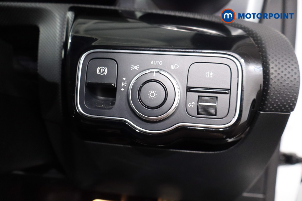Mercedes-Benz A Class Amg Line Executive Edition Automatic Petrol Hatchback - Stock Number (1565809) - 19th supplementary image