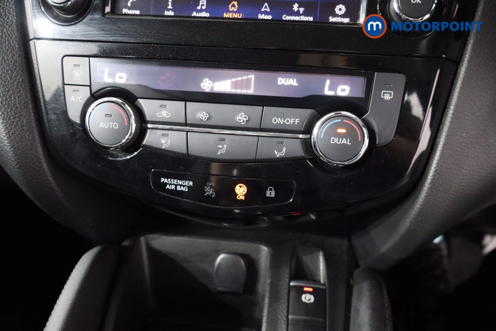 Nissan Qashqai Acenta Premium Manual Diesel SUV - Stock Number (1554557) - 16th supplementary image