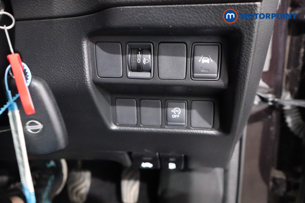 Nissan Qashqai Acenta Premium Manual Diesel SUV - Stock Number (1554557) - 21st supplementary image