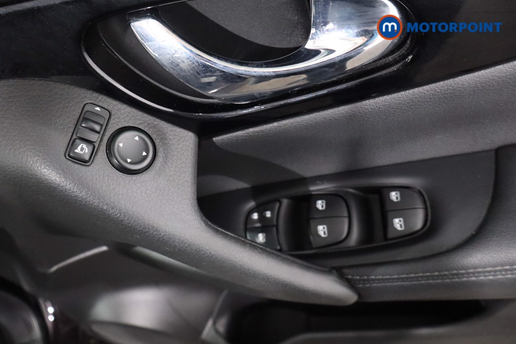 Nissan Qashqai Acenta Premium Manual Diesel SUV - Stock Number (1554557) - 22nd supplementary image