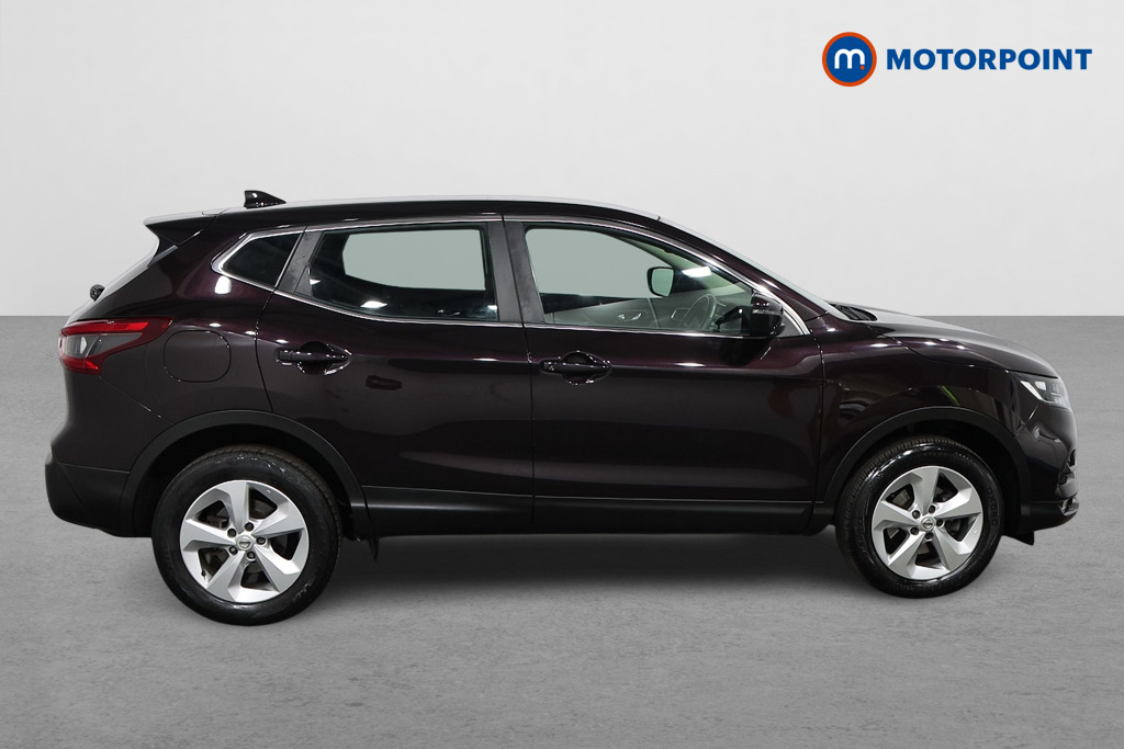 Nissan Qashqai Acenta Premium Manual Diesel SUV - Stock Number (1554557) - Drivers side