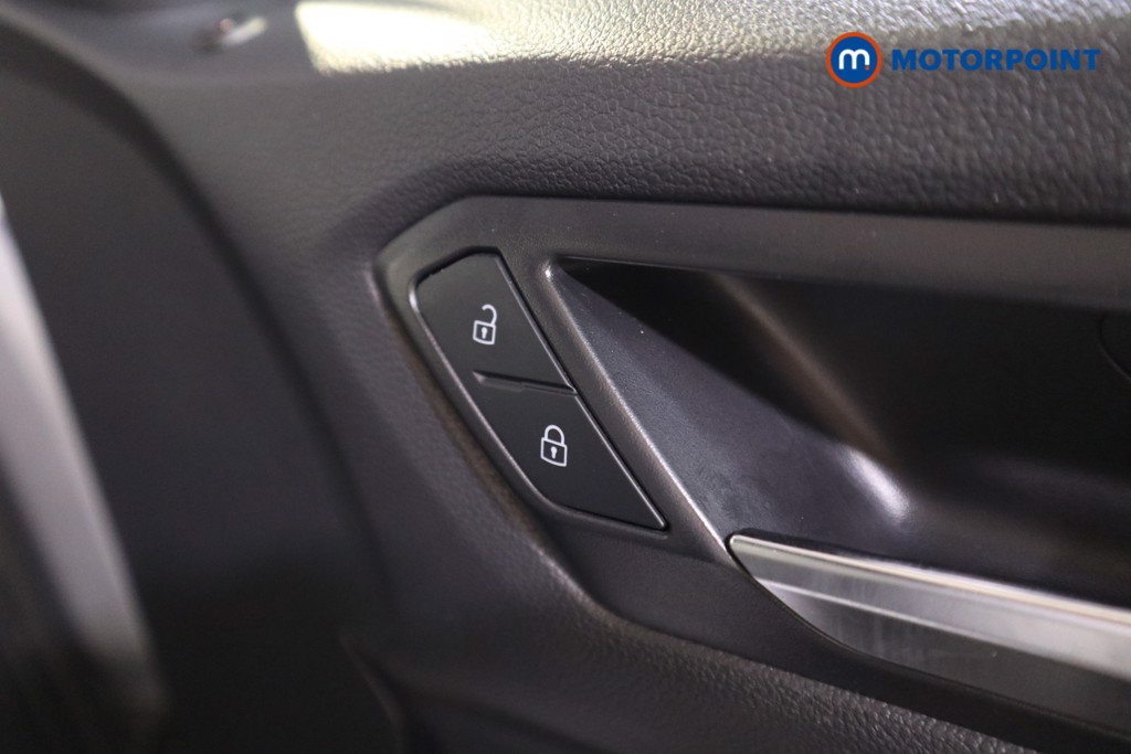 Volkswagen T-Roc R-Line Automatic Petrol SUV - Stock Number (1554928) - 10th supplementary image