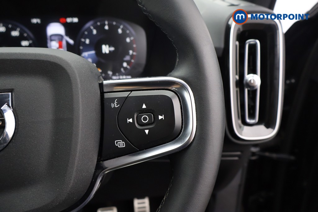 Volvo Xc40 R Design Manual Petrol SUV - Stock Number (1555075) - 3rd supplementary image