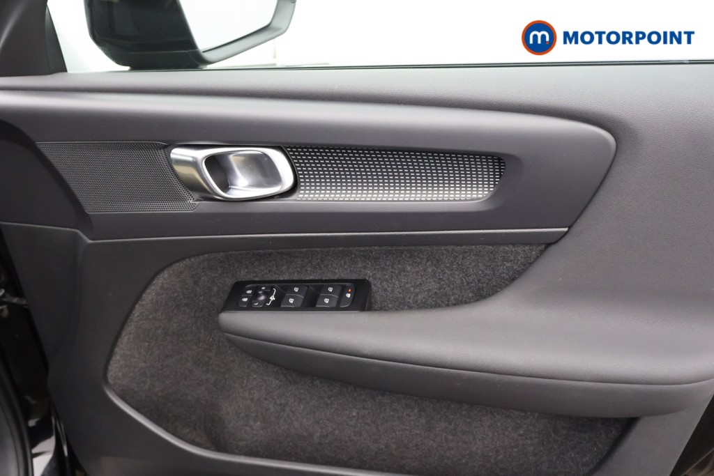 Volvo Xc40 R Design Manual Petrol SUV - Stock Number (1555075) - 9th supplementary image