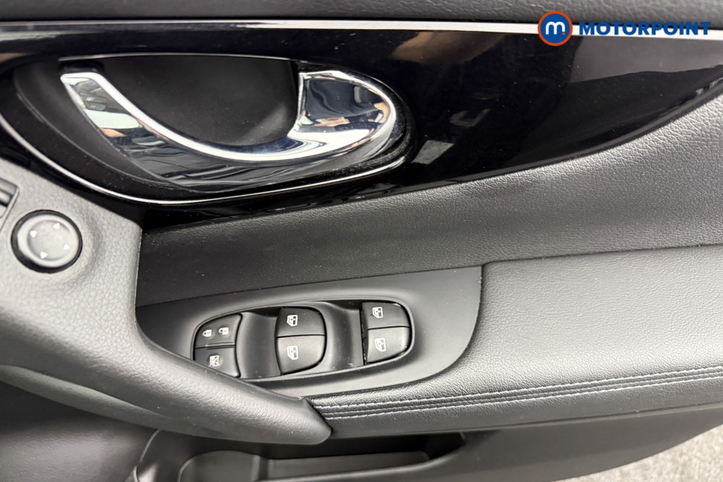 Nissan Qashqai N-Connecta Manual Petrol SUV - Stock Number (1556581) - 16th supplementary image