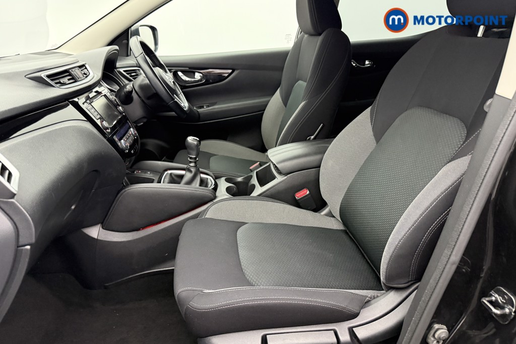 Nissan Qashqai N-Connecta Manual Petrol SUV - Stock Number (1556581) - 23rd supplementary image