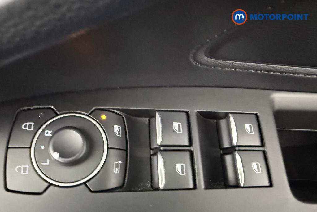 Ford Focus St-Line Edition Manual Petrol-Electric Hybrid Hatchback - Stock Number (1558482) - 19th supplementary image