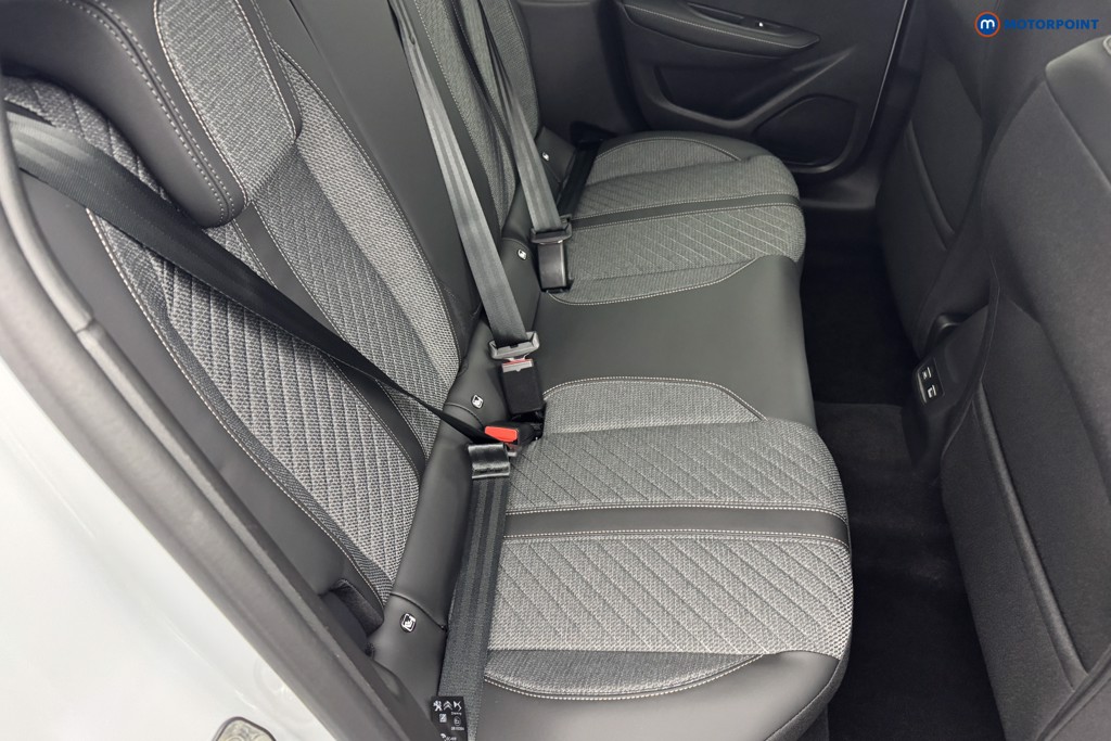 Peugeot 208 Allure Automatic Petrol-Electric Hybrid Hatchback - Stock Number (1559345) - 4th supplementary image
