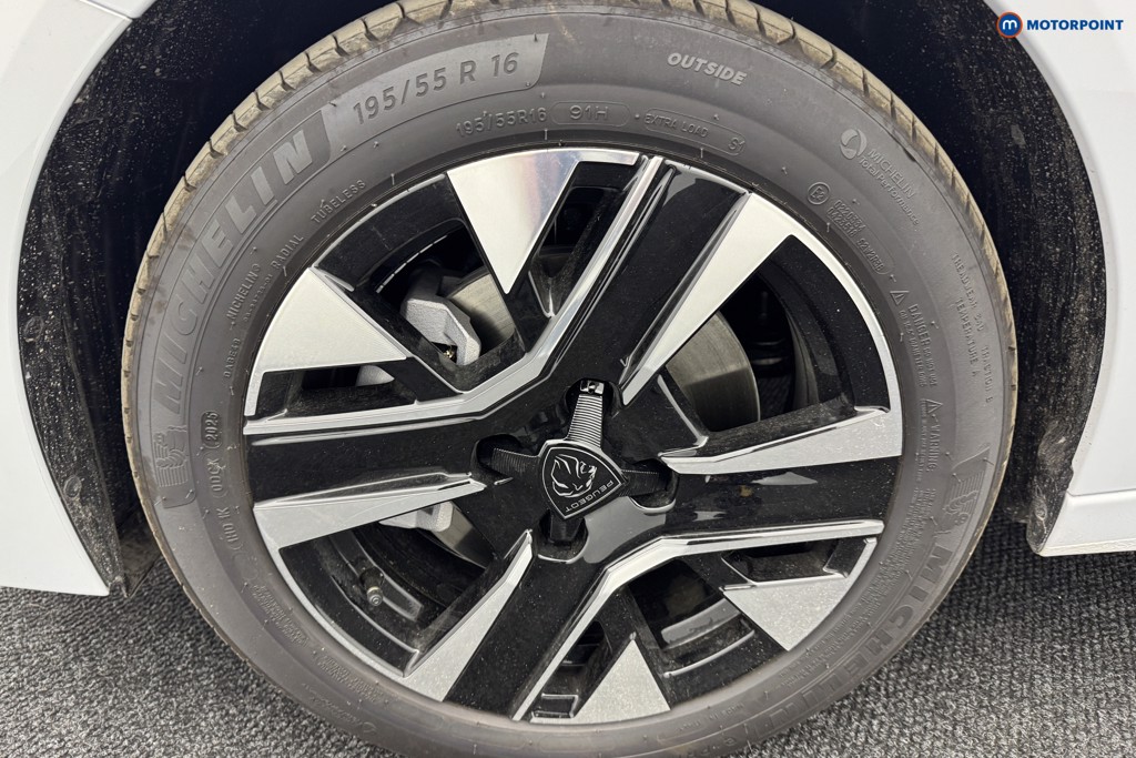 Peugeot 208 Allure Automatic Petrol-Electric Hybrid Hatchback - Stock Number (1559345) - 36th supplementary image
