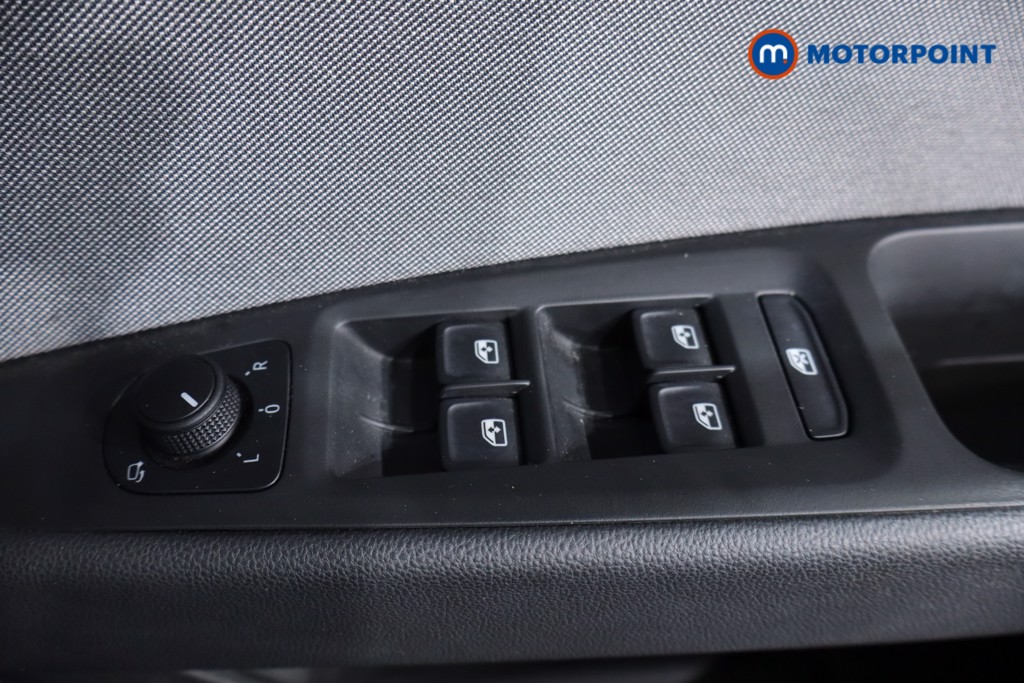 Seat Leon Se Dynamic Manual Petrol Hatchback - Stock Number (1560389) - 21st supplementary image
