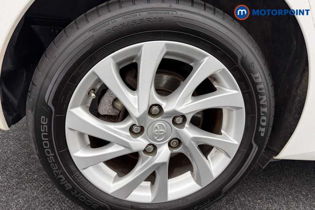 Toyota Auris Icon Tech Automatic Petrol-Electric Hybrid Hatchback - Stock Number (1560732) - 33rd supplementary image