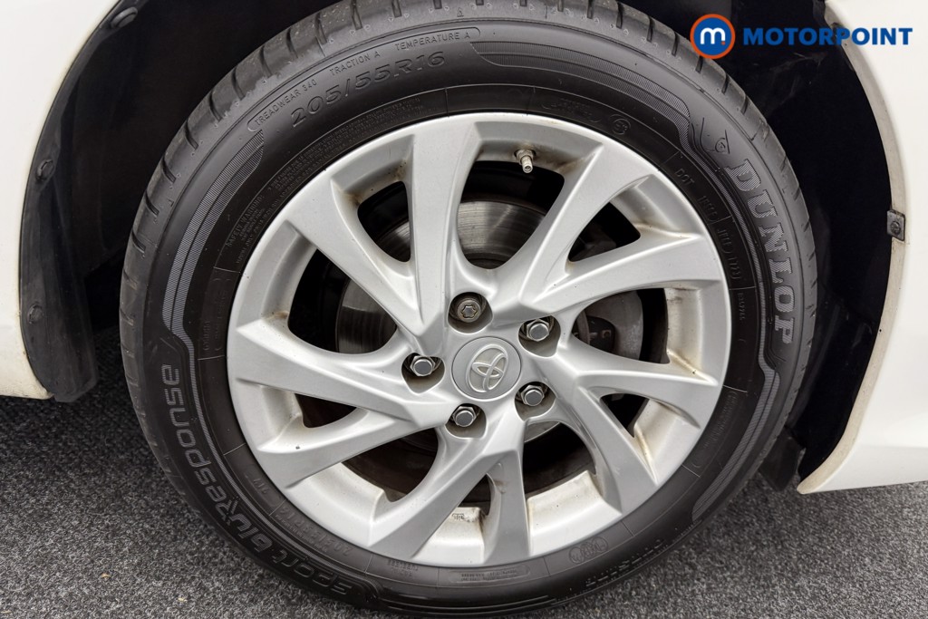 Toyota Auris Icon Tech Automatic Petrol-Electric Hybrid Hatchback - Stock Number (1560732) - 34th supplementary image