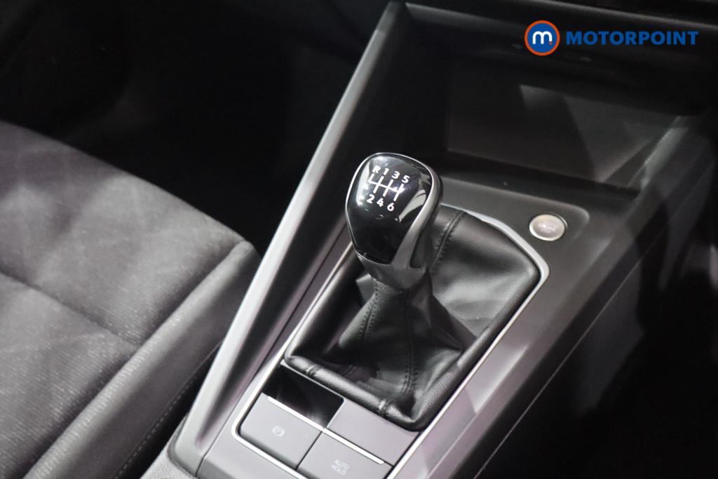 Volkswagen Golf Life Manual Petrol Hatchback - Stock Number (1560908) - 10th supplementary image