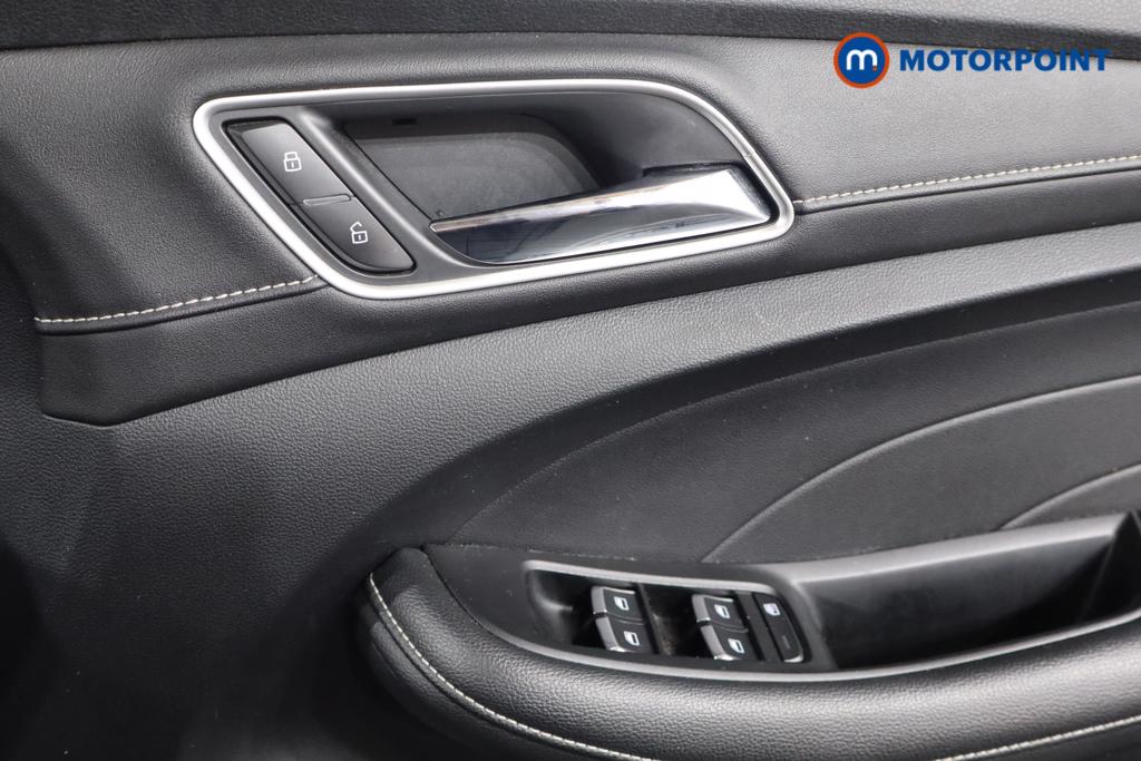 Mg Motor Uk MG5 Excite Automatic Electric Estate - Stock Number (1561021) - 9th supplementary image