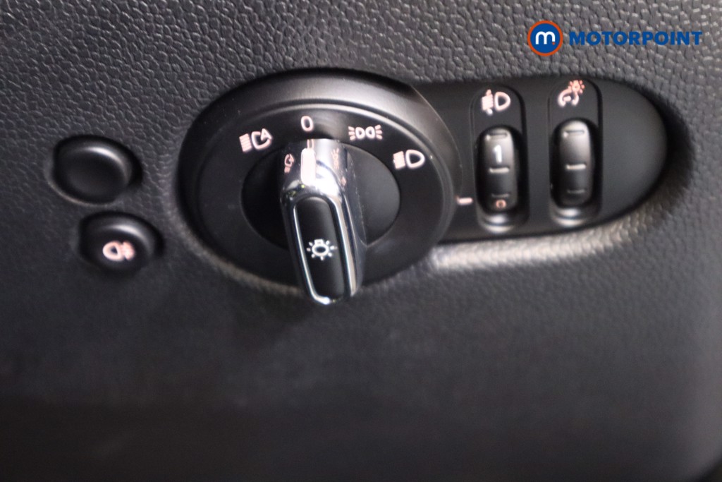 Mini Hatchback Cooper Exclusive Manual Petrol Hatchback - Stock Number (1561085) - 14th supplementary image