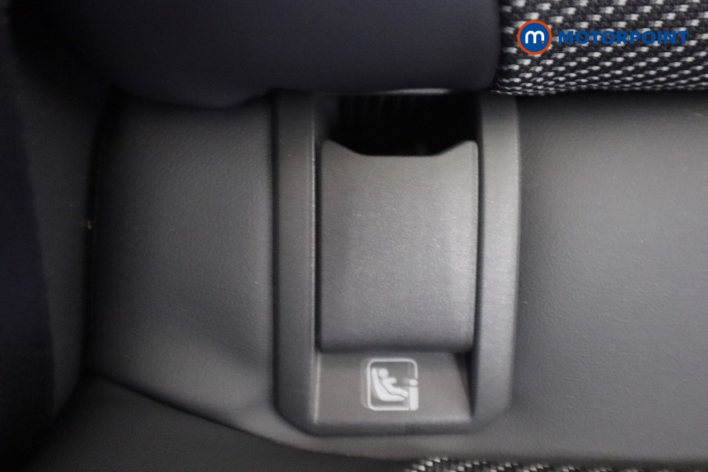Ford Explorer Select Automatic Electric SUV - Stock Number (1561356) - 25th supplementary image