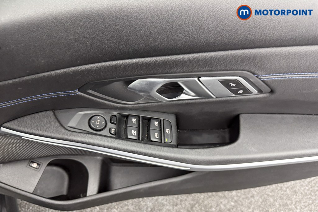 BMW 3 Series M Sport Automatic Petrol Plug-In Hybrid Saloon - Stock Number (1561738) - 16th supplementary image