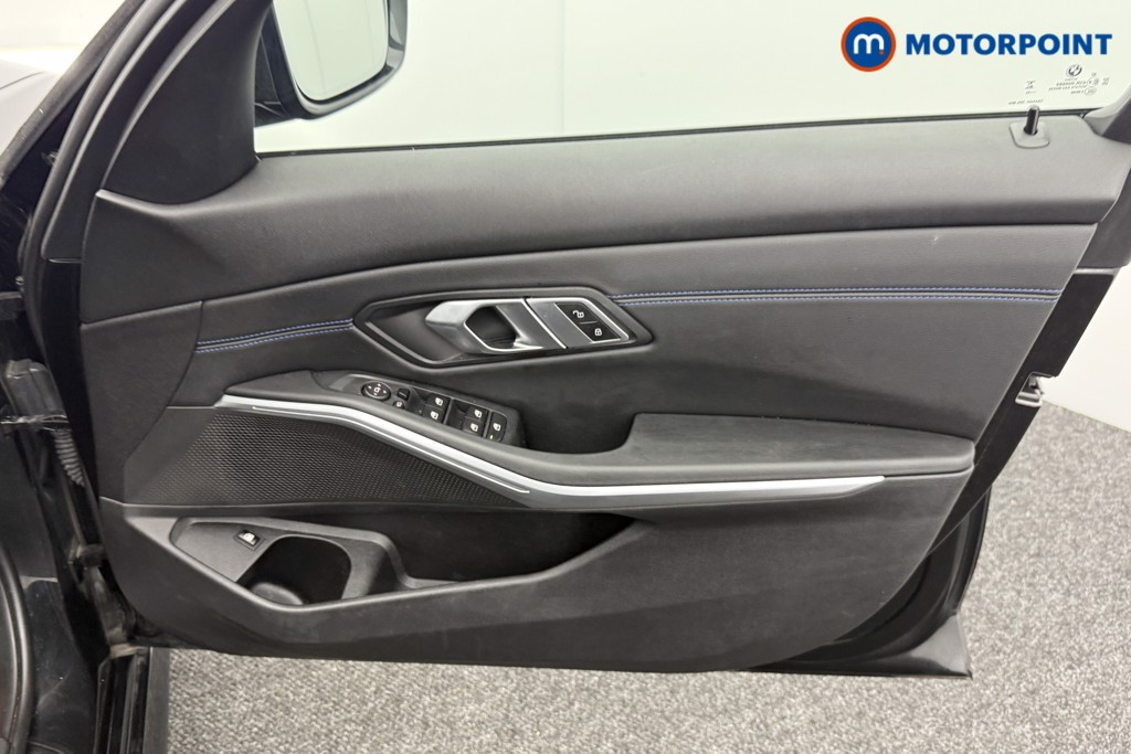 BMW 3 Series M Sport Automatic Petrol Plug-In Hybrid Saloon - Stock Number (1561738) - 17th supplementary image
