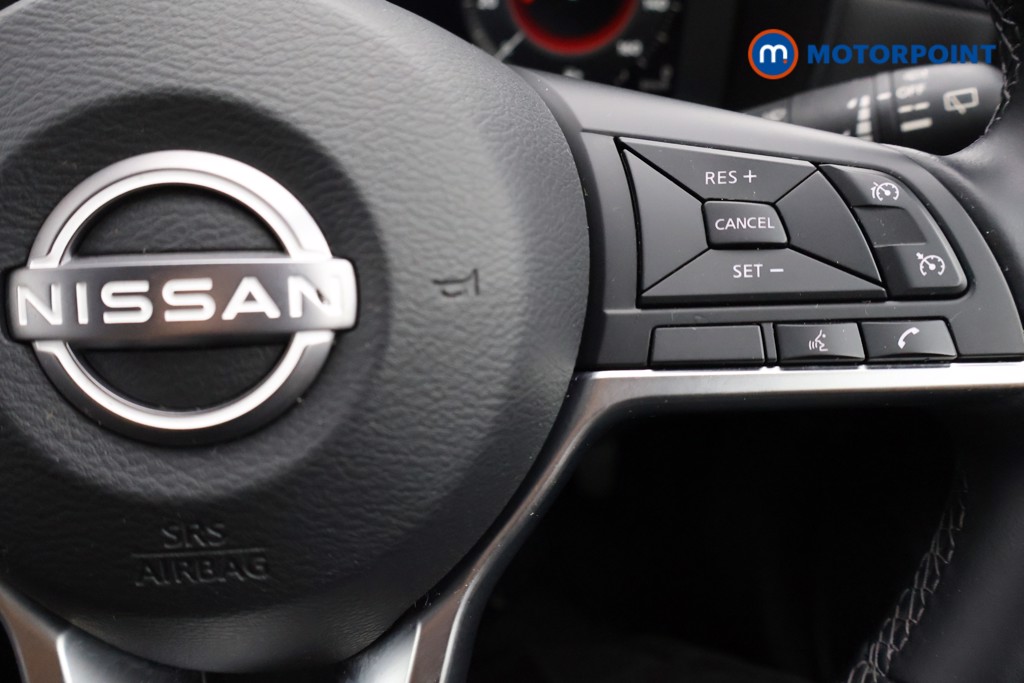 Nissan Juke N-Connecta Manual Petrol SUV - Stock Number (1561795) - 3rd supplementary image