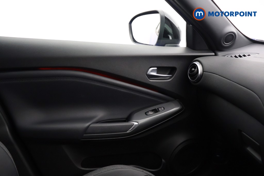 Nissan Juke N-Connecta Manual Petrol SUV - Stock Number (1561795) - 7th supplementary image