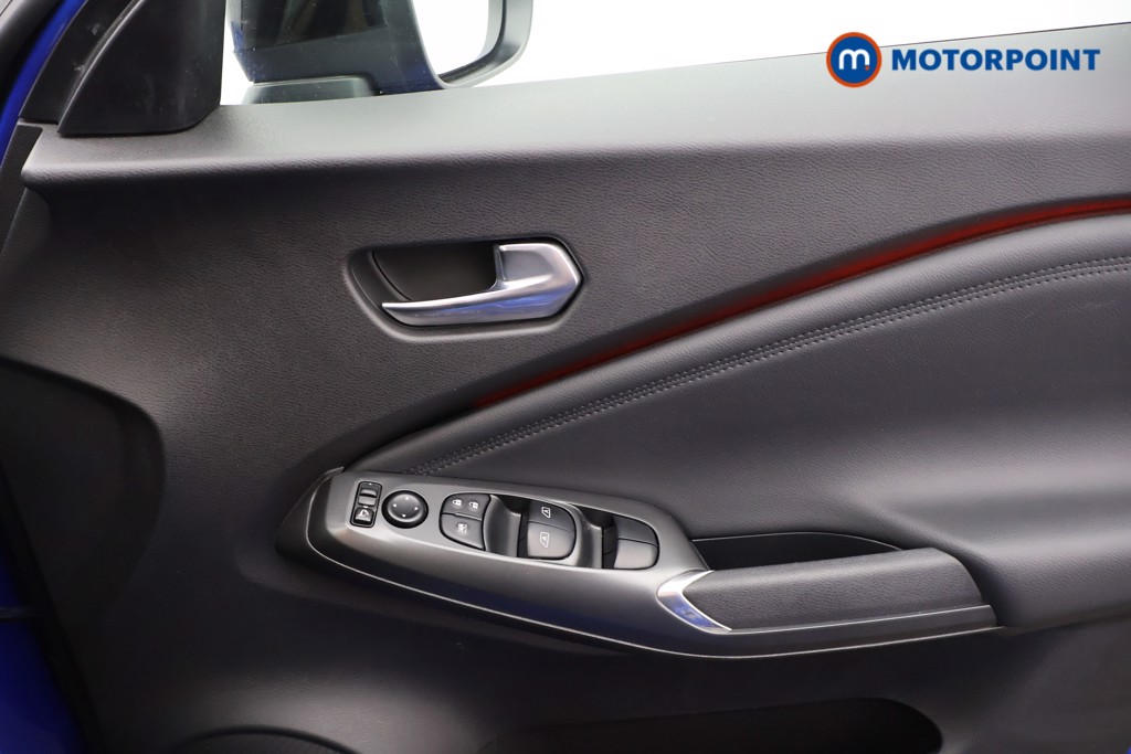 Nissan Juke N-Connecta Manual Petrol SUV - Stock Number (1561795) - 8th supplementary image