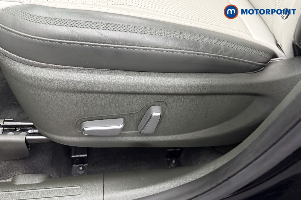 Hyundai Santa Fe Ultimate Automatic Petrol-Electric Hybrid SUV - Stock Number (1562206) - 29th supplementary image