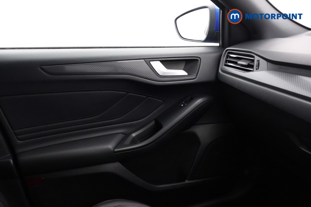Ford Focus St-Line X Manual Petrol Hatchback - Stock Number (1562398) - 7th supplementary image