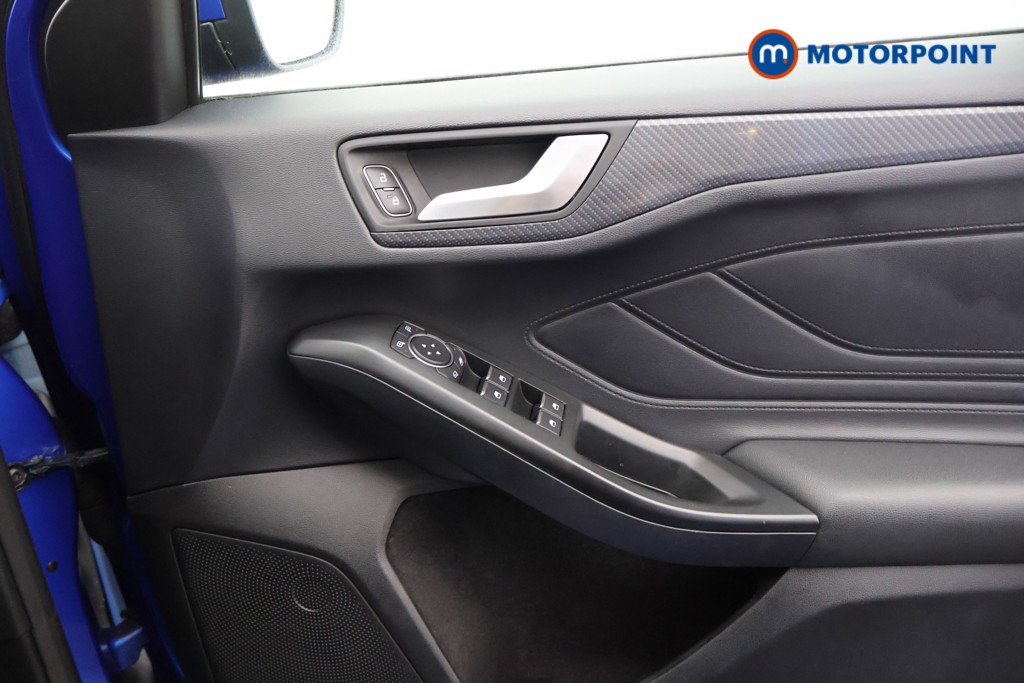 Ford Focus St-Line X Manual Petrol Hatchback - Stock Number (1562398) - 8th supplementary image
