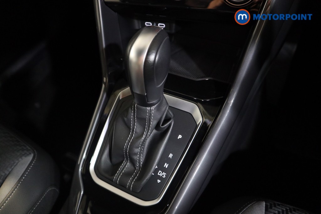 Volkswagen T-Roc R-Line Automatic Petrol SUV - Stock Number (1562765) - 9th supplementary image
