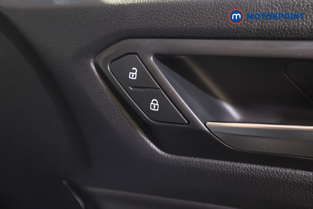 Volkswagen T-Roc R-Line Automatic Petrol SUV - Stock Number (1562765) - 11th supplementary image
