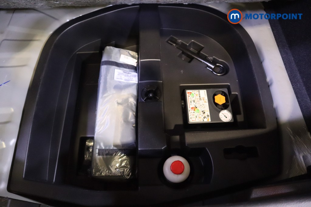 Nissan Juke Kiiro Automatic Petrol SUV - Stock Number (1562769) - 27th supplementary image