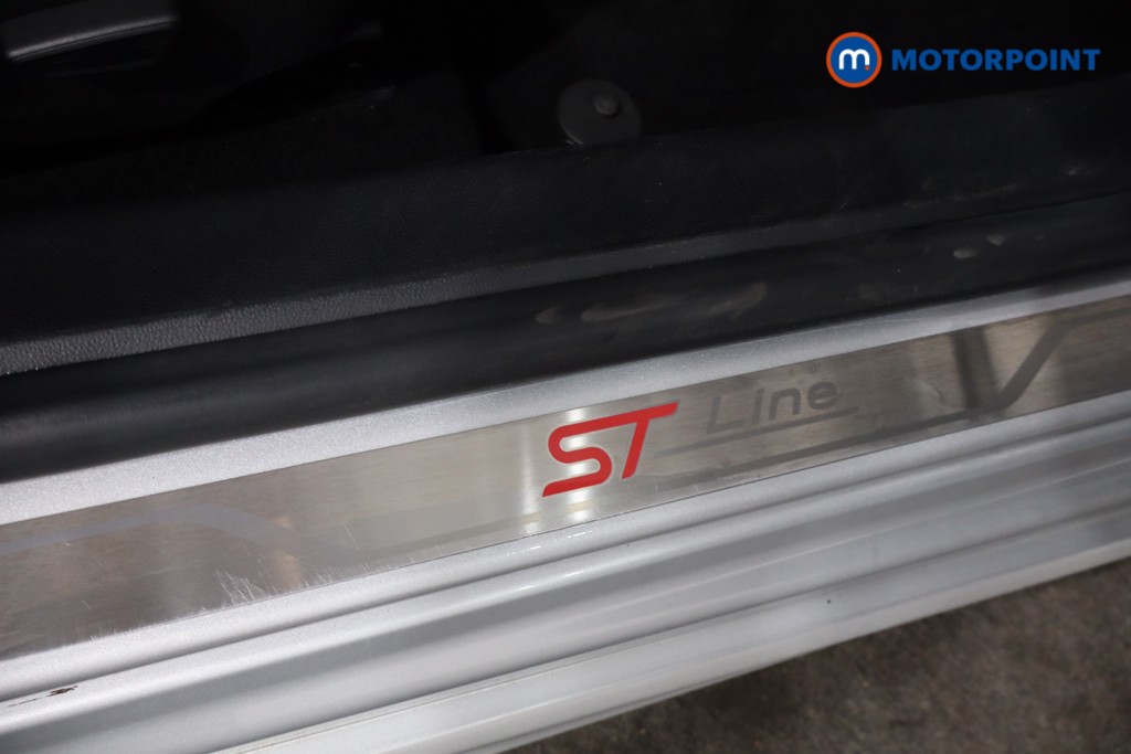 Ford Focus St-Line X Manual Petrol Hatchback - Stock Number (1562839) - 21st supplementary image