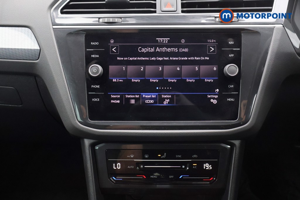 Volkswagen Tiguan Life Automatic Petrol SUV - Stock Number (1563201) - 5th supplementary image