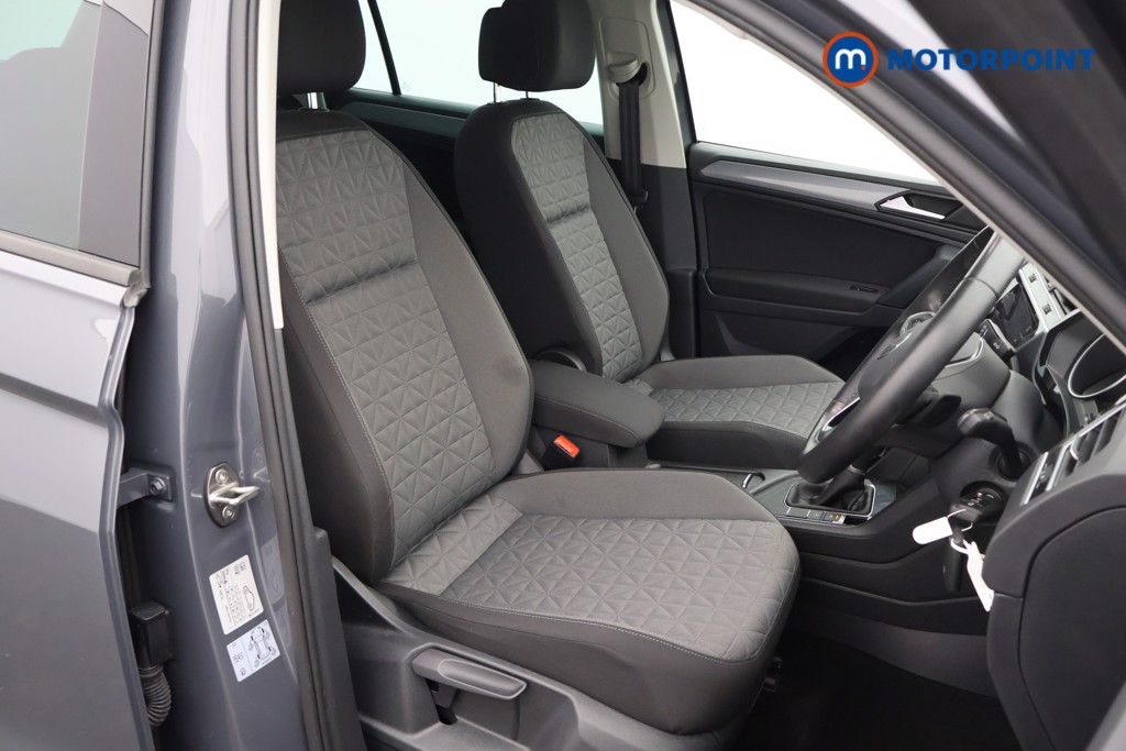 Volkswagen Tiguan Life Automatic Petrol SUV - Stock Number (1563201) - 9th supplementary image